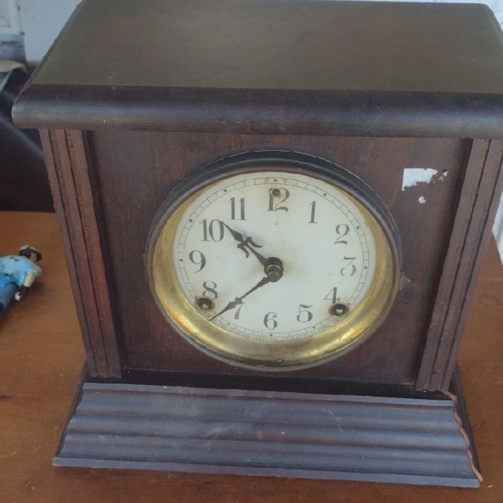 Antique Sessions Brown Wooden Mantel Clock